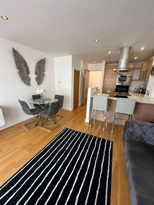 Two Br Flat 5 Mins Walk From London Eye G96 Apartment Екстериор снимка