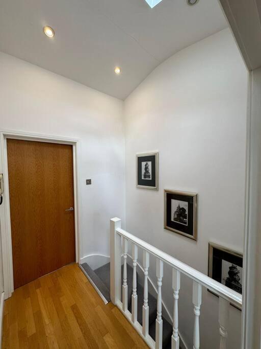 Two Br Flat 5 Mins Walk From London Eye G96 Apartment Екстериор снимка